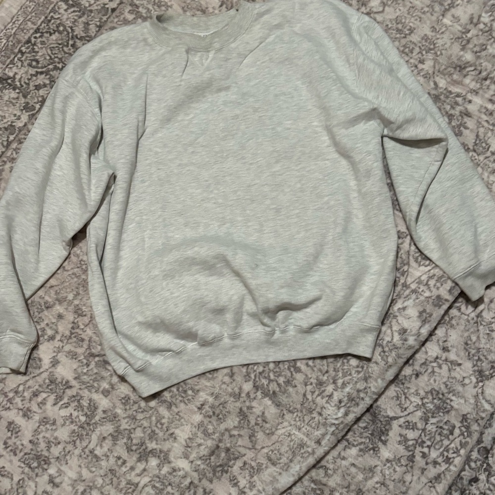 Sweater Club Gray Sweatshirt for casual workout wear